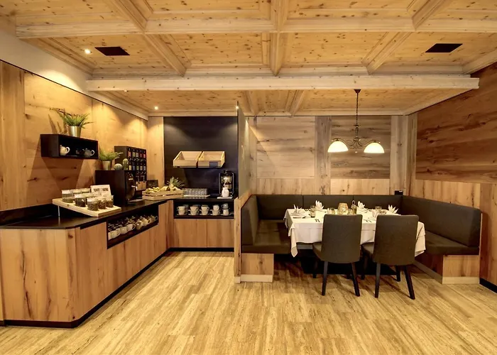 Post Am 4* Пертизау