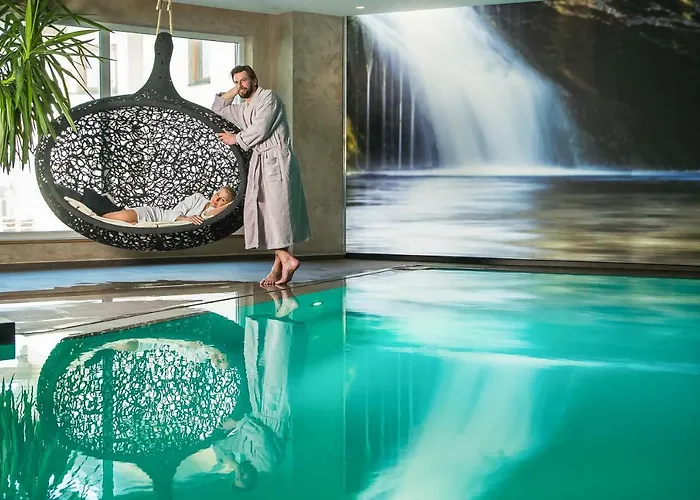 Post Am 4* Пертизау